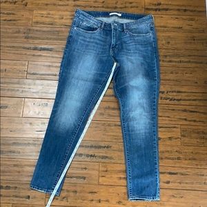 Levi Women’s 711 skinny jeans